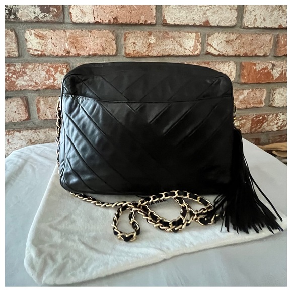 Authentic Vintage Chanel Black Leather Women Shoulder Handbag - Picture 10 of 14